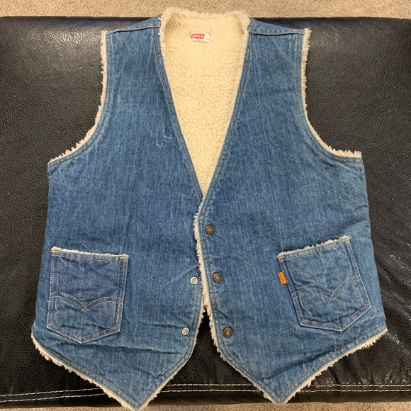 levis sherpa vest